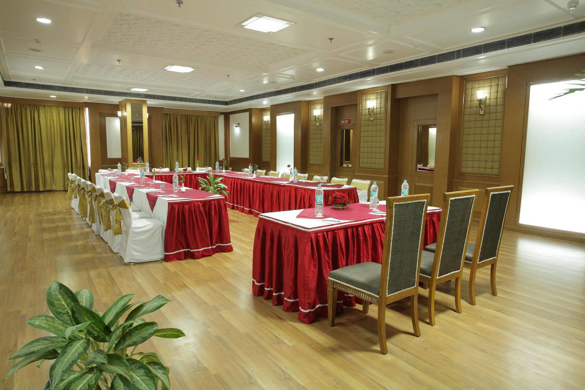 Hotel Om Tower Jaipur Eksteriør bilde