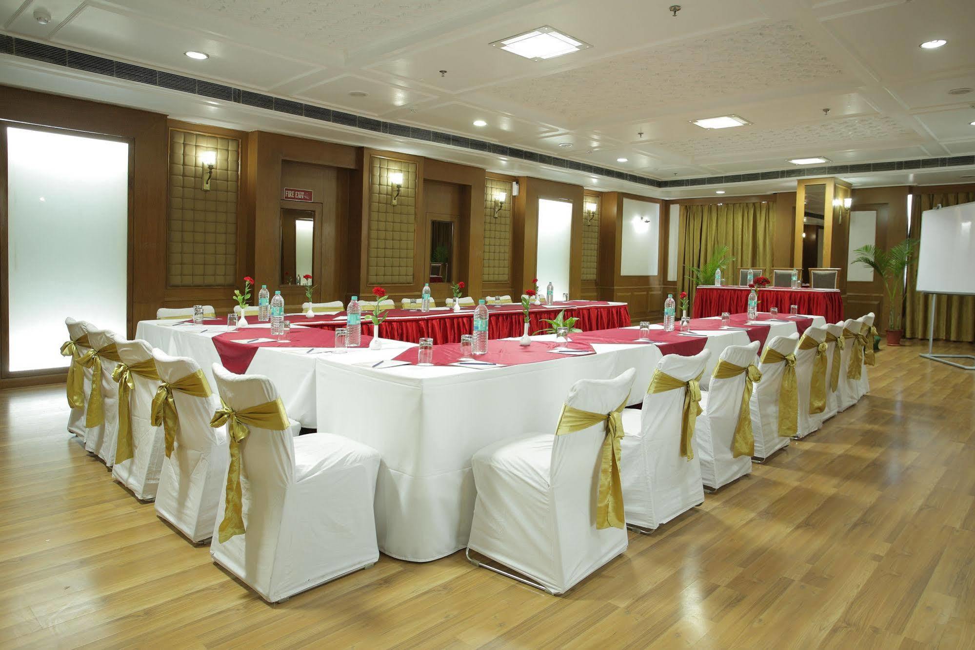 Hotel Om Tower Jaipur Eksteriør bilde